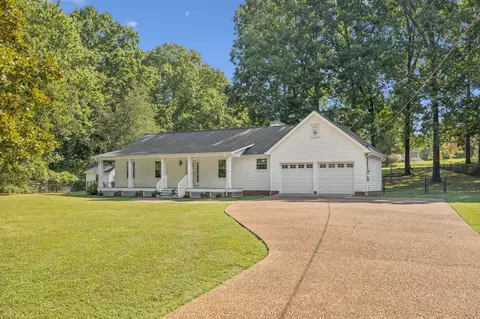 205 E Hills Ter, Dickson, TN 37055 photo 4