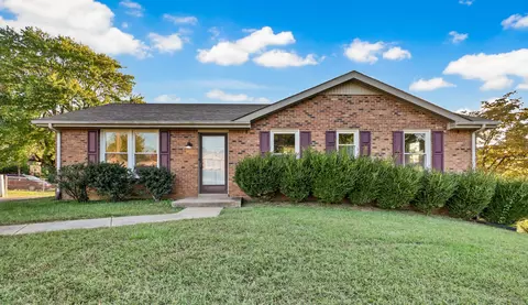 335 Hampshire Dr, Clarksville, TN 37043