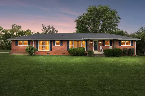 722 Castle Heights Ave, Lebanon, TN 37087