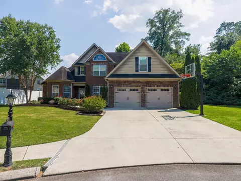 8378 Lexie Ln, Ooltewah, TN 37363