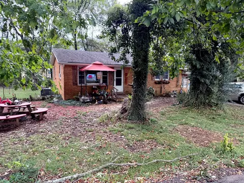 202 Murfreesboro St, Murfreesboro, TN 37127