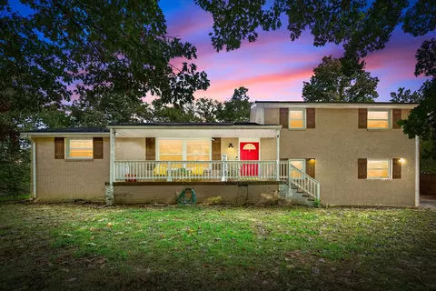 115 Meadowbrook Dr, Clarksville, TN 37042