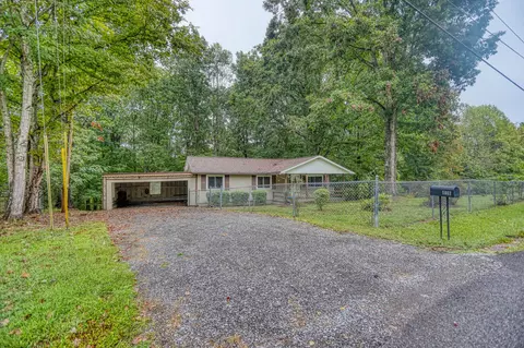 1061 Northfork Dr W, Ashland City, TN 37015
