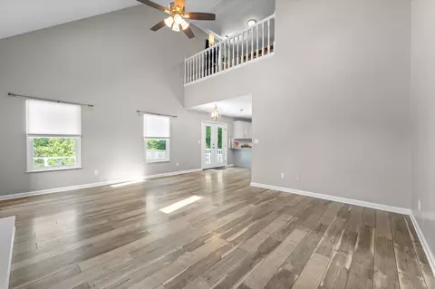 Living - 4178 Highway 49, Tennessee Ridge, TN 37178 photo 2 of 3