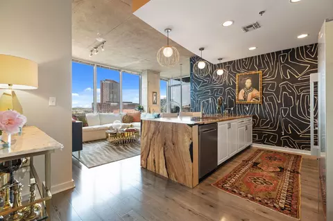 301 Demonbreun St #914, Nashville, TN 37201