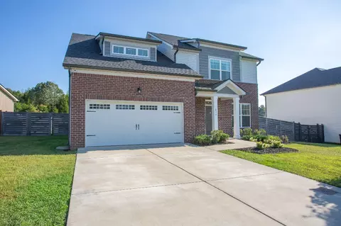 634 Whirlaway Dr, Burns, TN 37029
