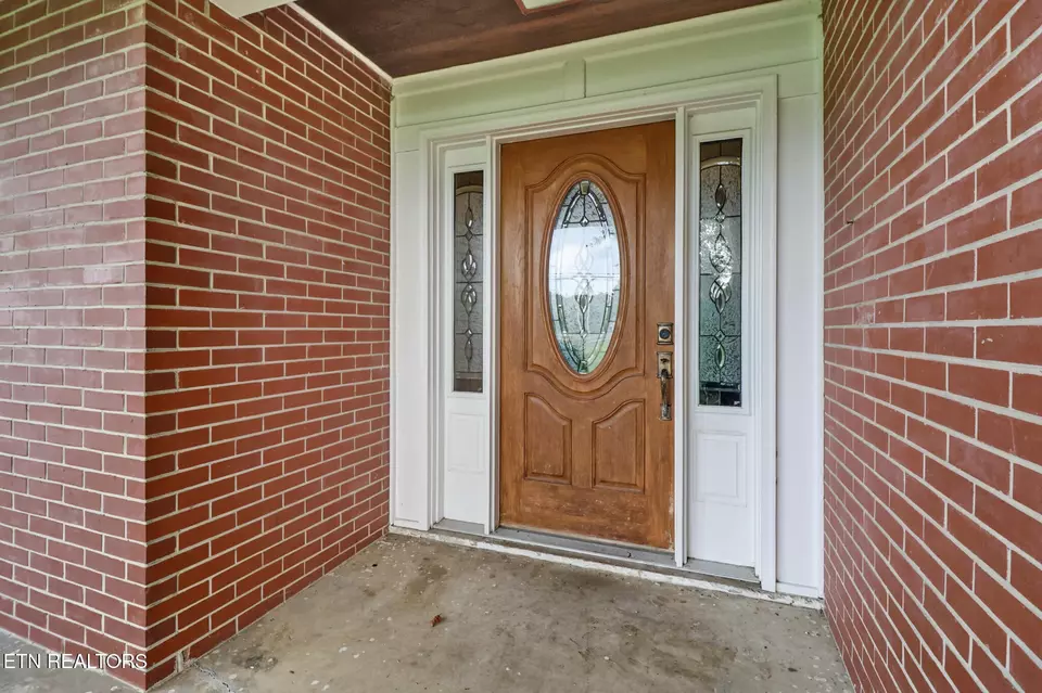 Entry Way - 1378 Sparta Hwy, Crossville, TN 38555 photo 1 of 3