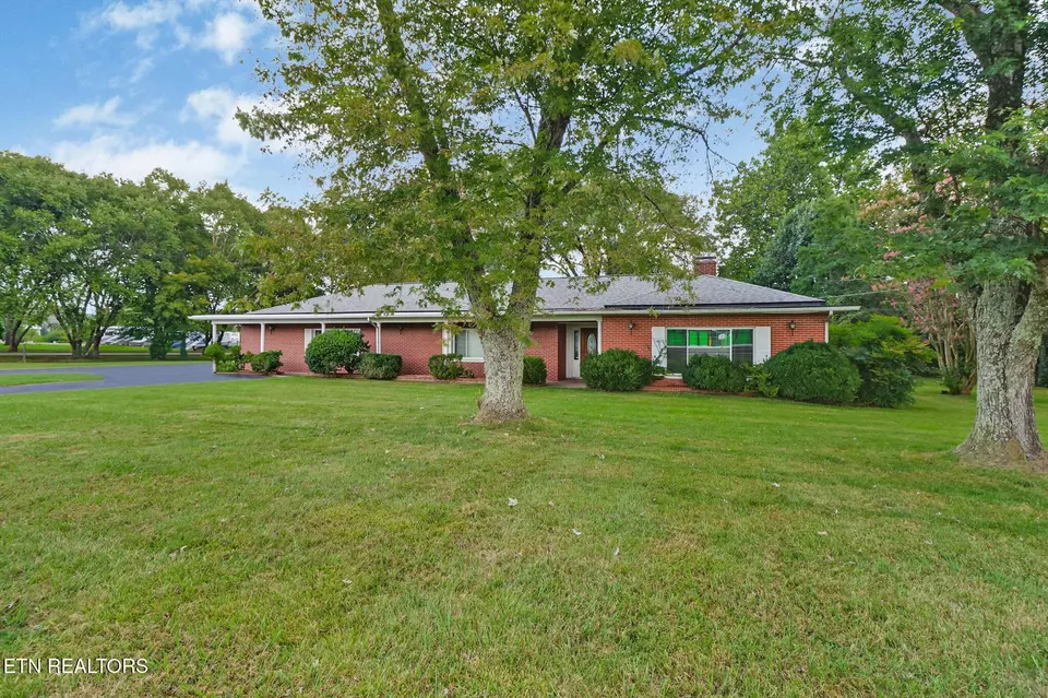 Exterior - 1378 Sparta Hwy, Crossville, TN 38555 photo 2 of 12