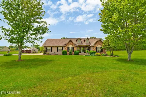 1066 Vandever Rd, Crossville, TN 38572