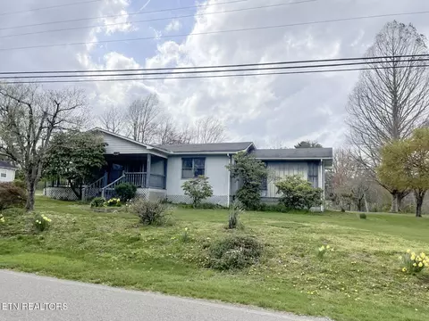 986 Old Mail Rd, Crossville, TN 38555