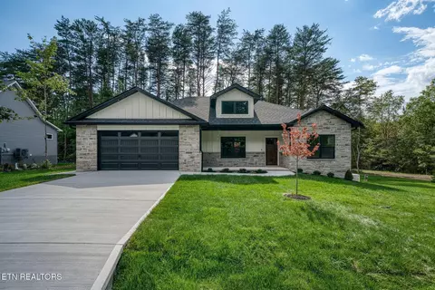 124 Hawes Cir, Crossville, TN 38558