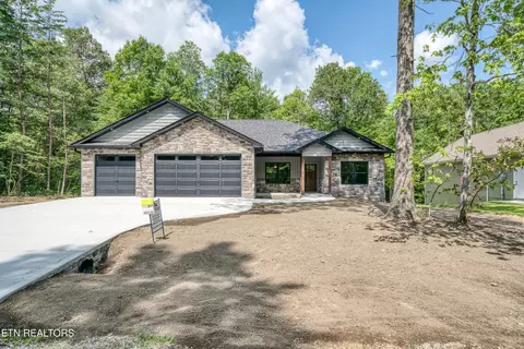 168 Natchez Cir, Crossville, TN 38558