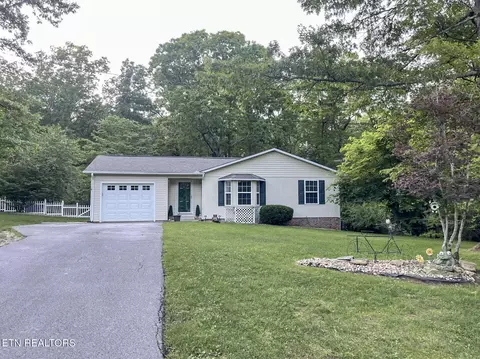 111 Sycamore Dr, Crossville, TN 38555