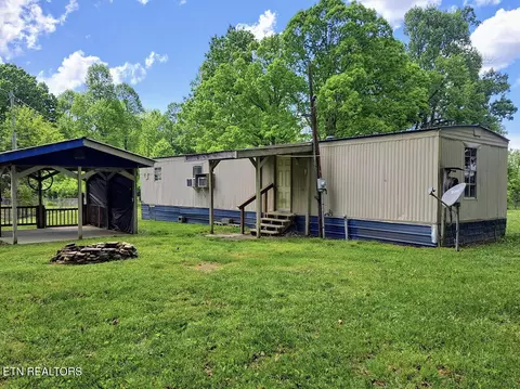 341 Claysville Rd, Crossville, TN 38571