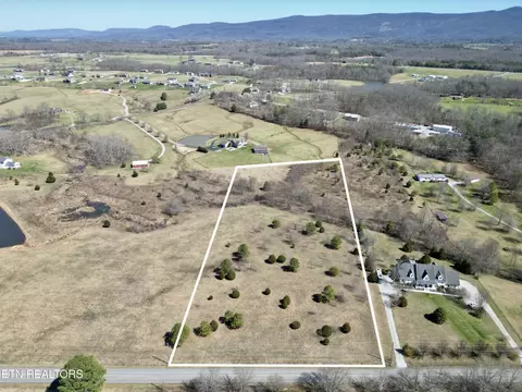 0 Clint Lowe Rd- 583 Acres, Crossville, TN 38555