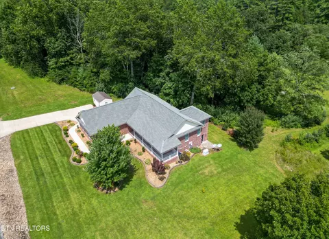 229 Daddys Creek Tr, Crossville, TN 38555