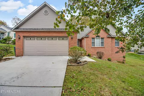 1267 Holiday Dr, Crossville, TN 38555