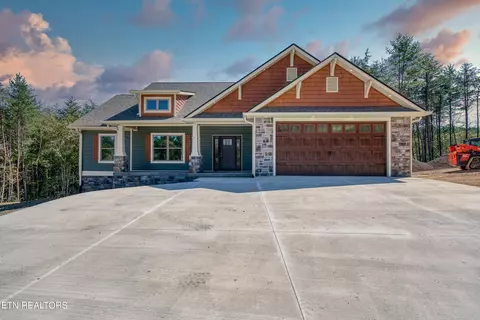 9106 Hebbertsburg Rd, Crab Orchard, TN 37723