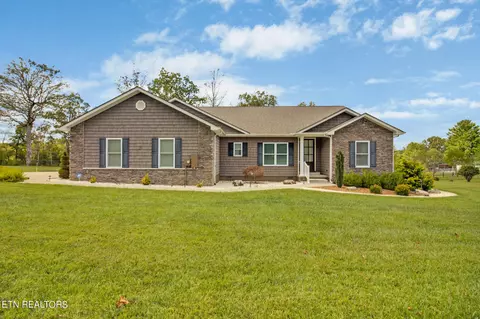 359 Hillendale Acres Ln, Crossville, TN 38572