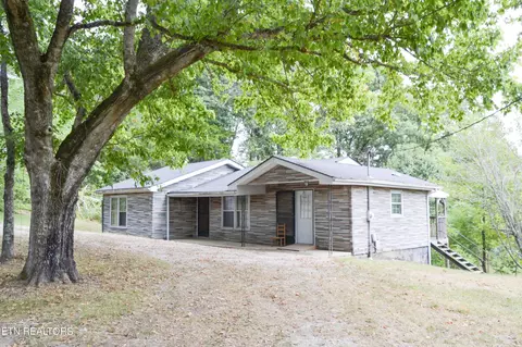 147 Davis Rd, Livingston, TN 38570