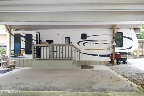 8184 Wildwood Dr, Crossville, TN 38571