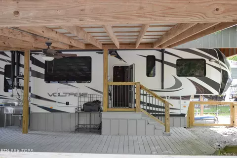 85 Wildwood Dr, Crossville, TN 38571