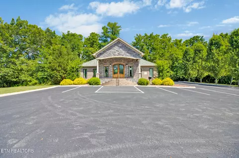 98 Elmo Dr, Crossville, TN 38555