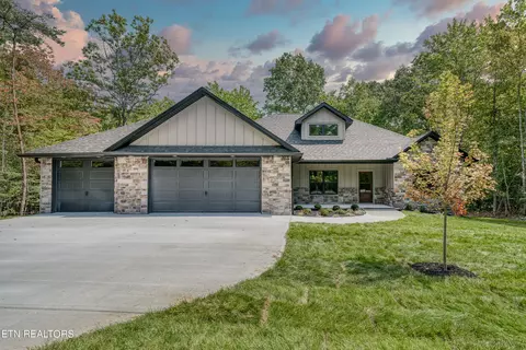 122 Knollwood Ln, Crossville, TN 38558