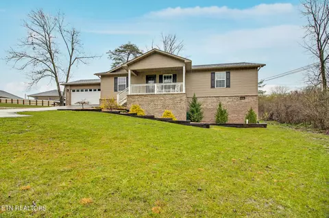 802 Waterview Dr, Crossville, TN 38555