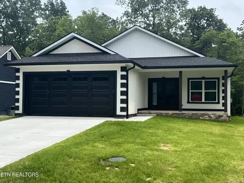 185 Hawes Cir, Crossville, TN 38558