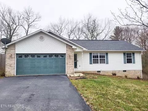 537 Camelia Dr, Crossville, TN 38555