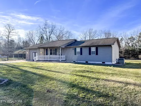125 Bent Tree Dr, Crossville, TN 38555