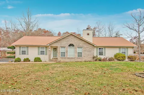 1628 Cherokee Rd E, Crossville, TN 38572
