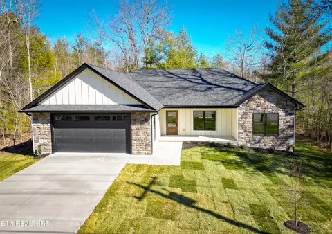 127 Hawes Cir, Crossville, TN 38558