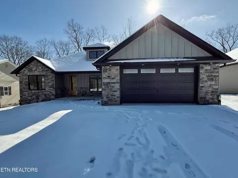 110 Lafayette Pt, Crossville, TN 38558