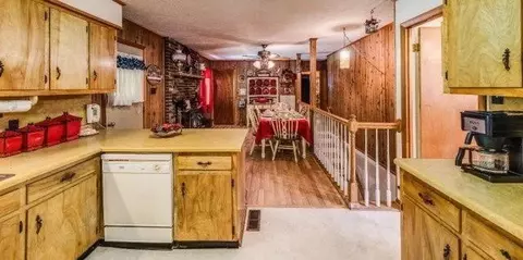1290 Roberts Loop, Grimsley, TN 38565 photo 12