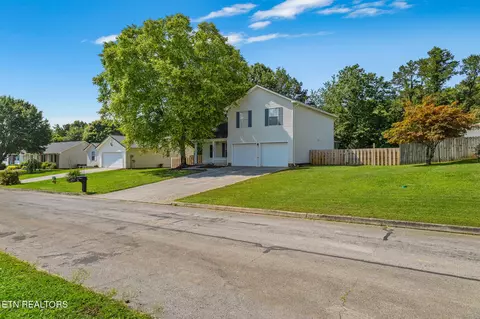 1720 Chesapeake Dr, Athens, TN 37303