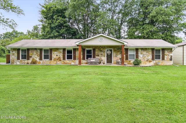 241 Greenwood Dr, Harriman, TN 37748