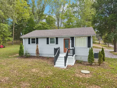 201 Maple Dr, Ashland City, TN 37015