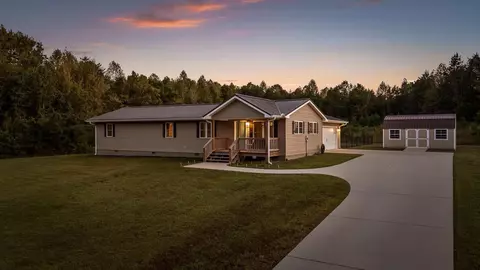 1270 Jacob Dr, Soddy Daisy, TN 37379