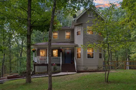 1040 Barnes Cir, Kingston Springs, TN 37082