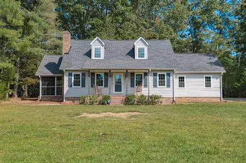 110 Autumn Ln, Tullahoma, TN 37388