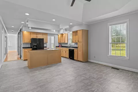Kitchen - 76 Big Cedar Dr, Dunlap, TN 37327 photo 1 of 2