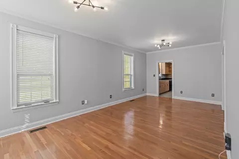 Living - 76 Big Cedar Dr, Dunlap, TN 37327 photo 3 of 8