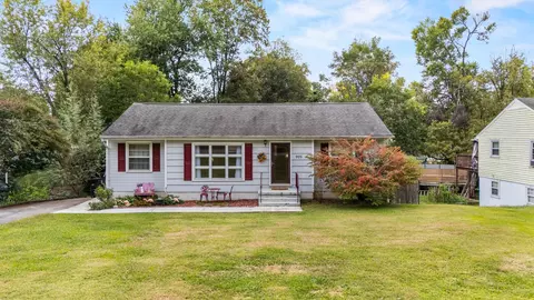905 Woodward Ave, Athens, TN 37303