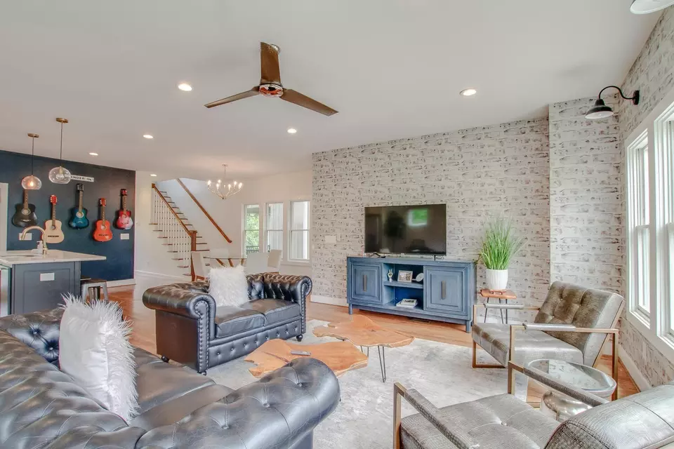 Living - 3802 Hutson Ave # D, Nashville, TN 37216 photo 1 of 1