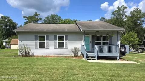 126 E Fuller Dr, Crossville, TN 38555