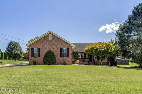 411 Dairy Lane Ln, Lenoir City, TN 37772