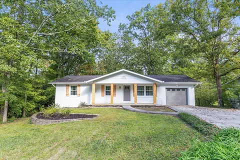 921 Ridgeway Ave, Signal Mountain, TN 37377