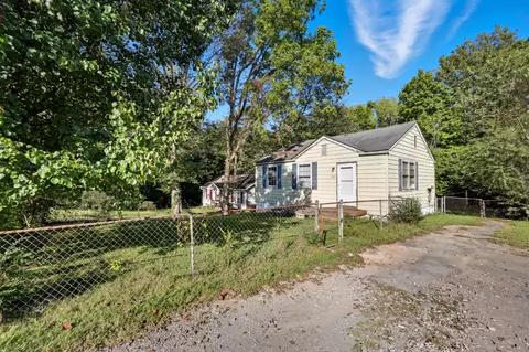 977 E Happy Hollow Dr, Clarksville, TN 37040